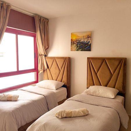 Appartement A Malabata En Face Centre Commercial Megarama & La Gare De Tgv M2 Tanger Exterior foto
