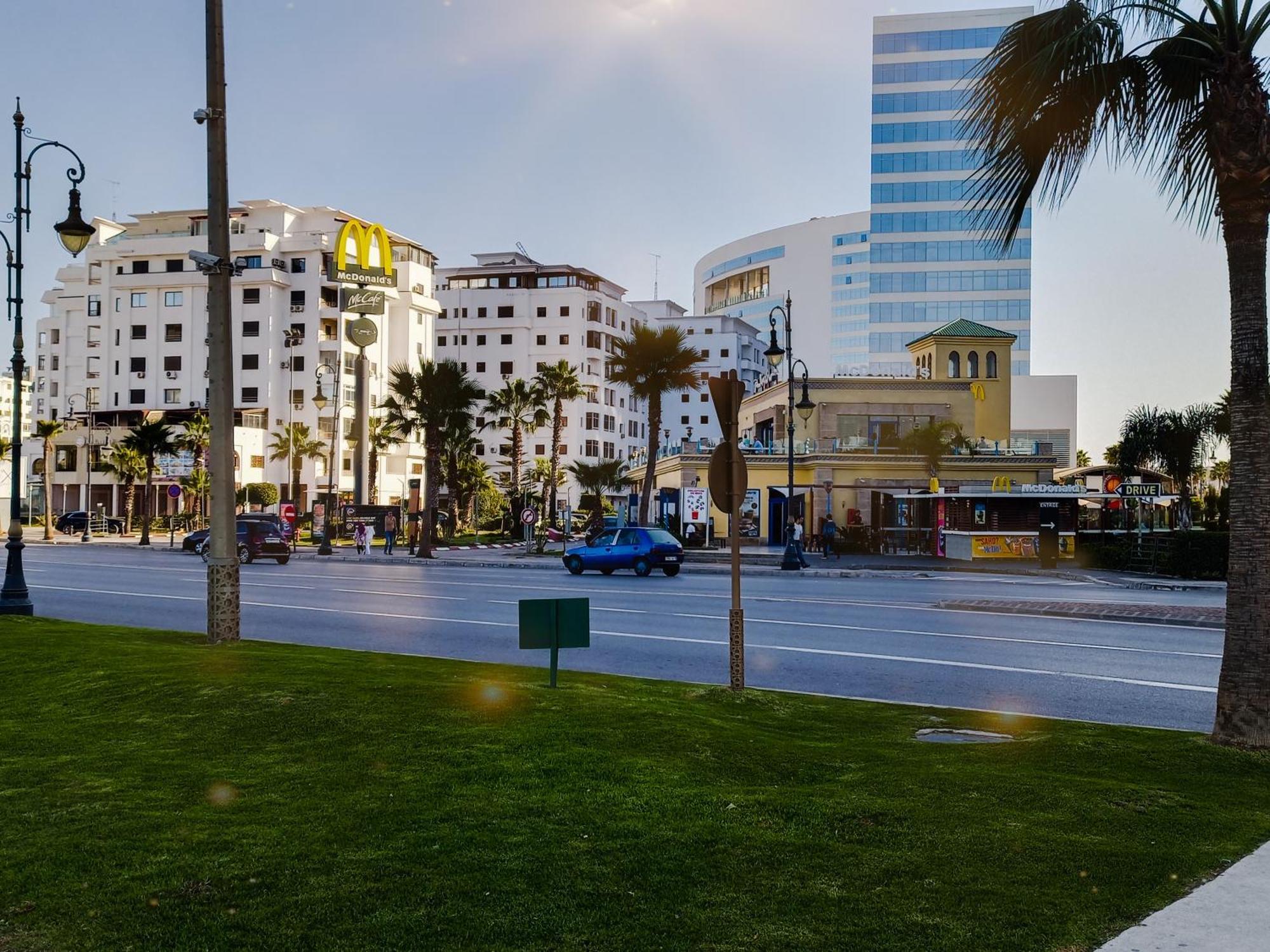 Appartement A Malabata En Face Centre Commercial Megarama & La Gare De Tgv M2 Tanger Exterior foto