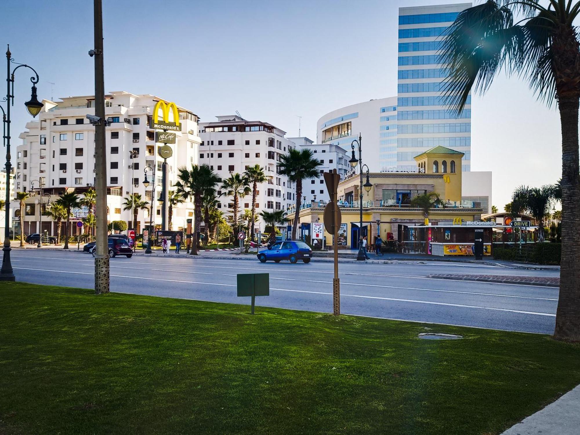 Appartement A Malabata En Face Centre Commercial Megarama & La Gare De Tgv M2 Tanger Exterior foto